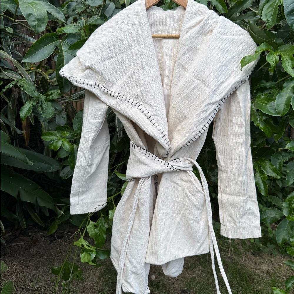 AYA SACRED WEAR belted hooded jacket - Picture 6 of 9